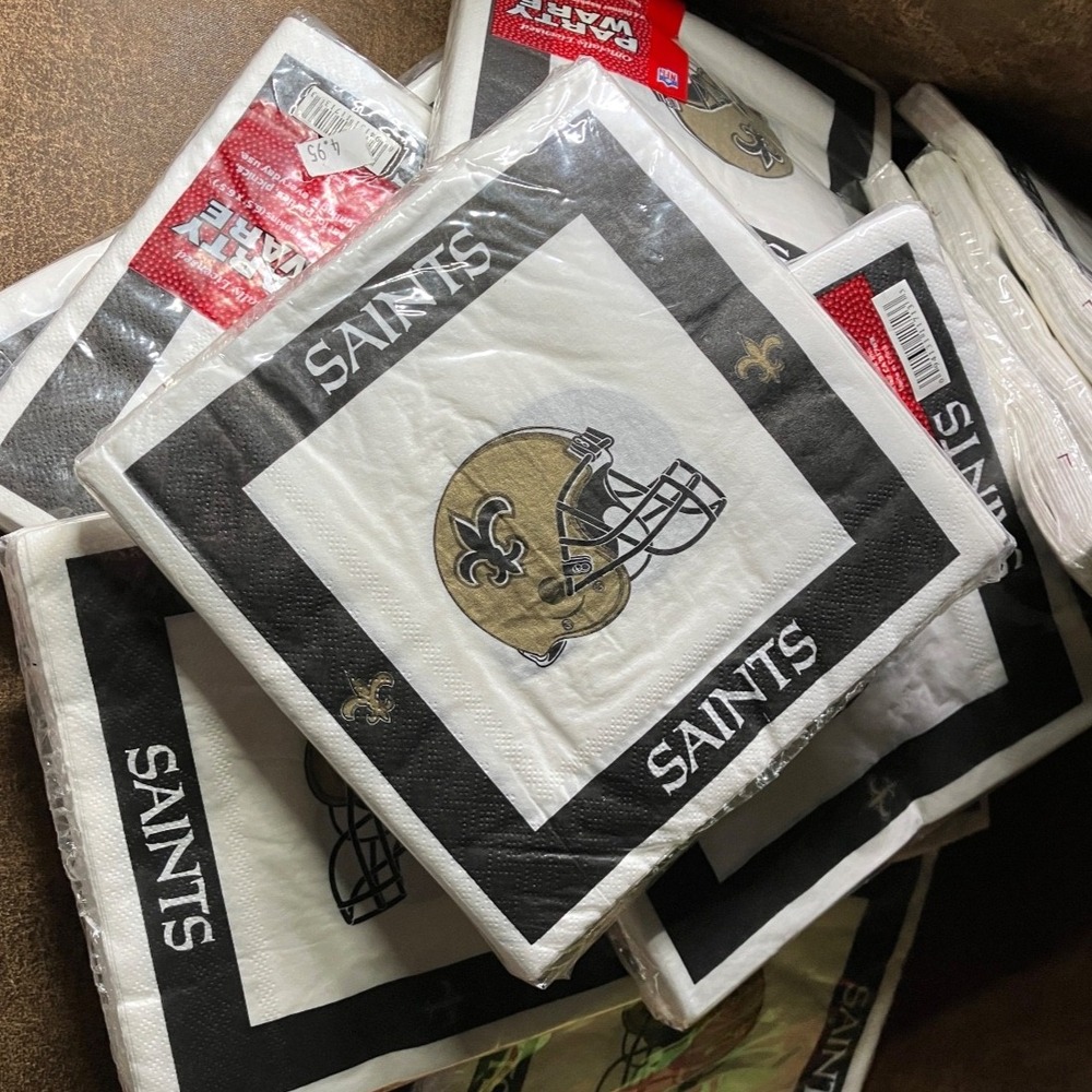 LOT OF 15 x 24ct PARTY NAPKINS Total of 360 Napkins NEW ORLEANS SAINTS Football
